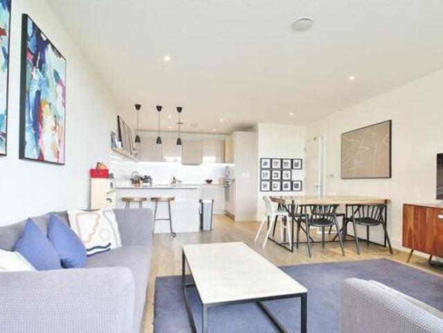 House for sale in Isleworth, Greater London