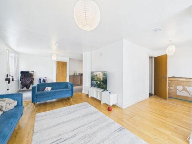 Flat for sale in Georgia, Greater Manchester