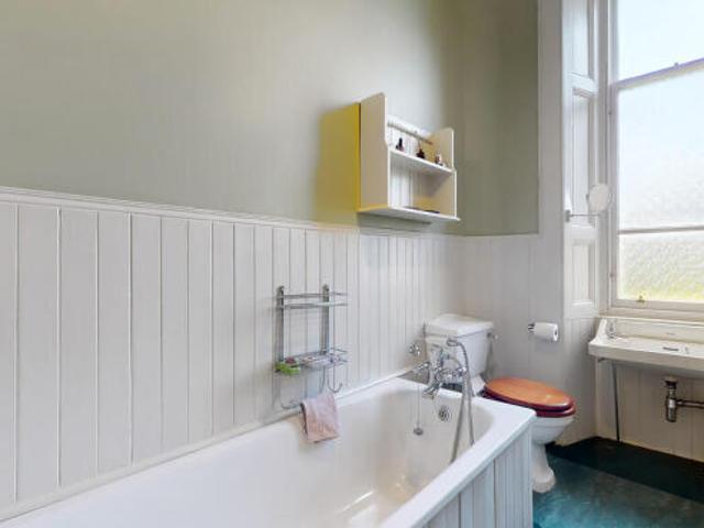 Flat for sale in Hillhead, Scotland