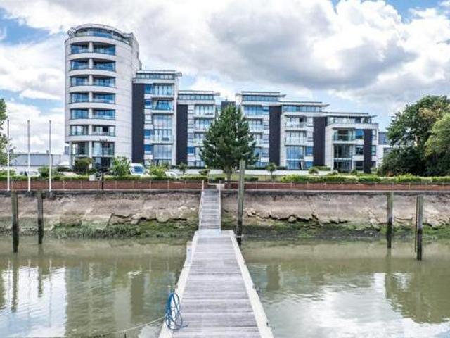 House for sale in Brompton, Gillingham
