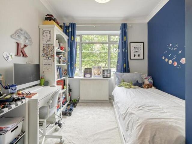 Flat for sale in Cat Hill