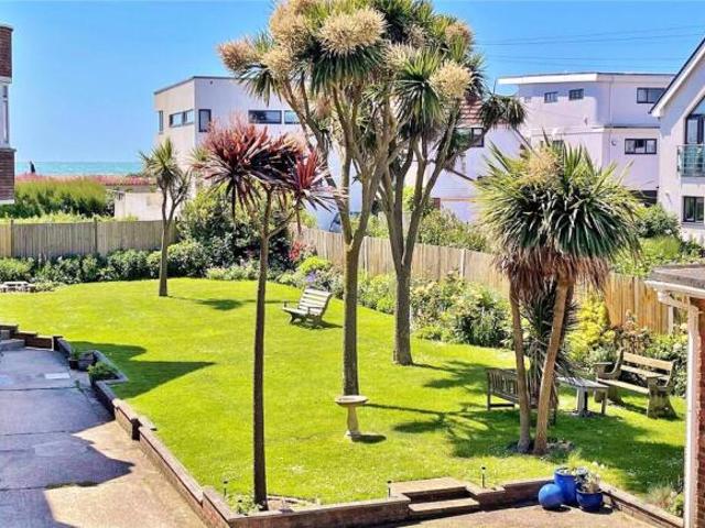 Flat for sale in Worthing, West Sussex