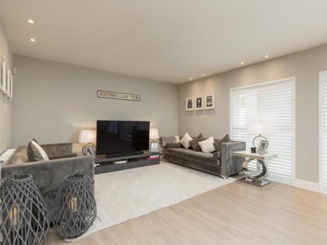 Flat for sale in Gorgie, Scotland