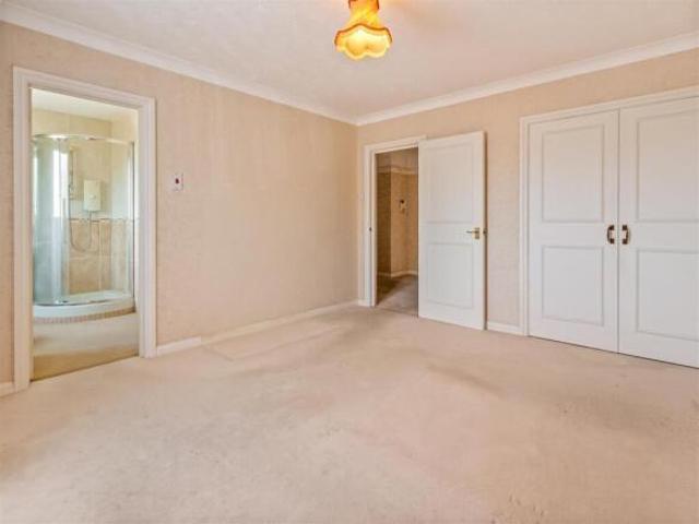 Flat for sale in West Worthing, Worthing