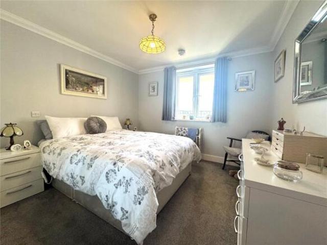 Flat for sale in Eastbourne, East Sussex