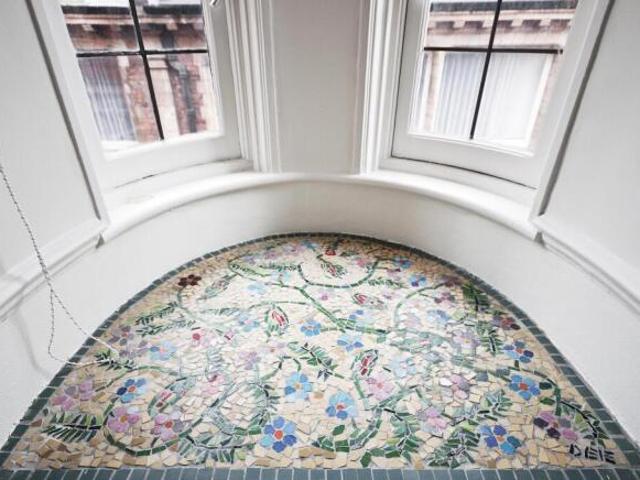 Flat for sale in Cat Hill, England