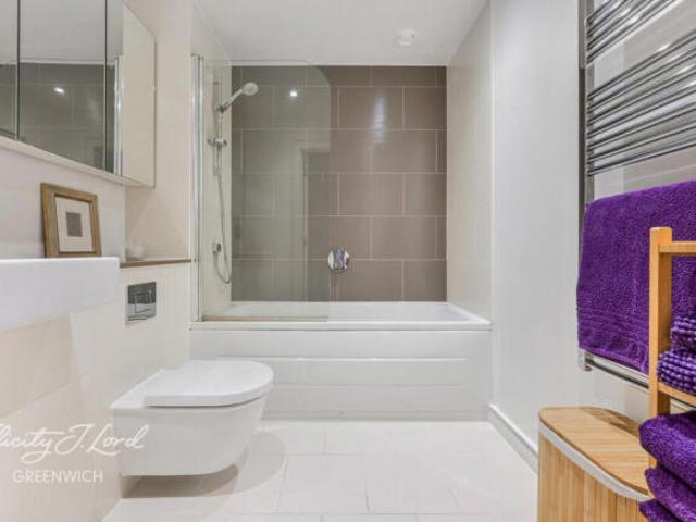 Flat for sale in Cat Hill