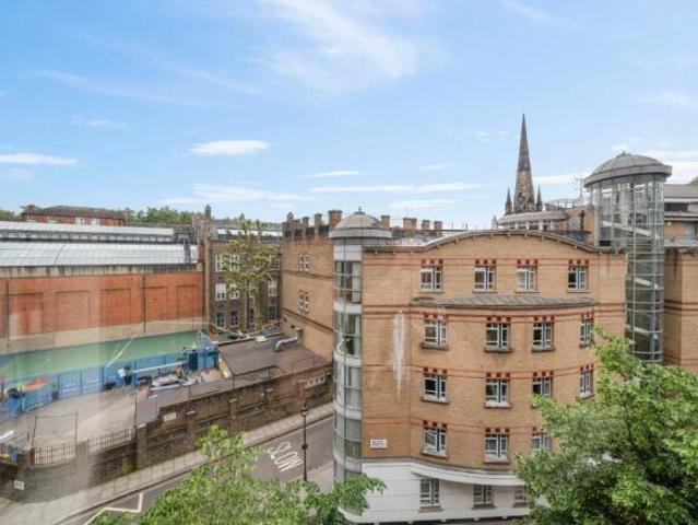 Flat for sale in Westminster, Greater London