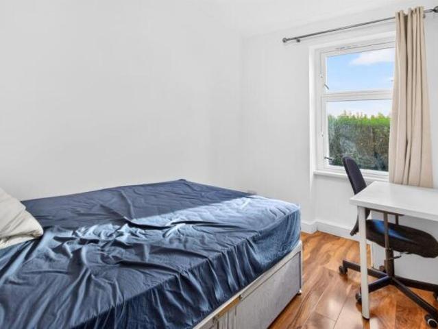 Flat for sale in Shawmoss, Glasgow