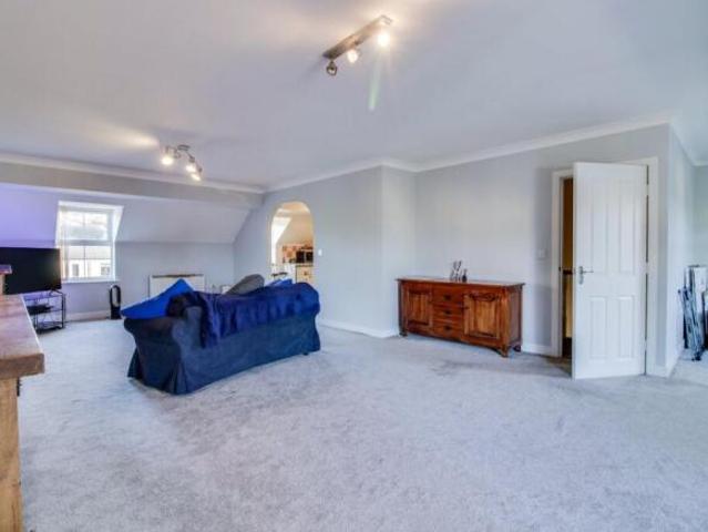 Flat for sale in West Yorkshire
