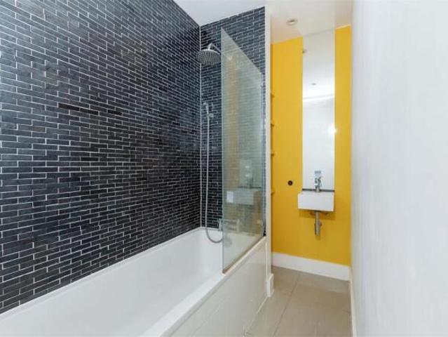 Flat for sale in West Worthing, Worthing