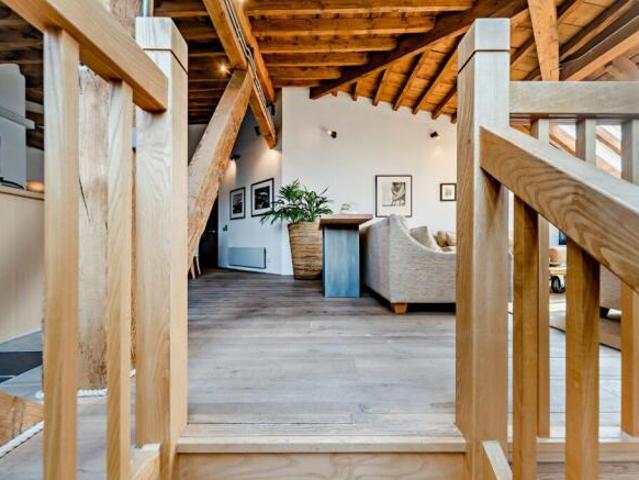 Flat for sale in Canary Wharf, Greater London