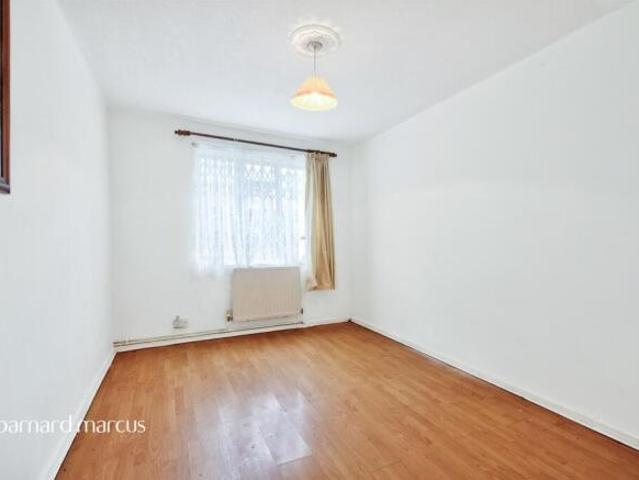Flat for sale in Walworth, Greater London