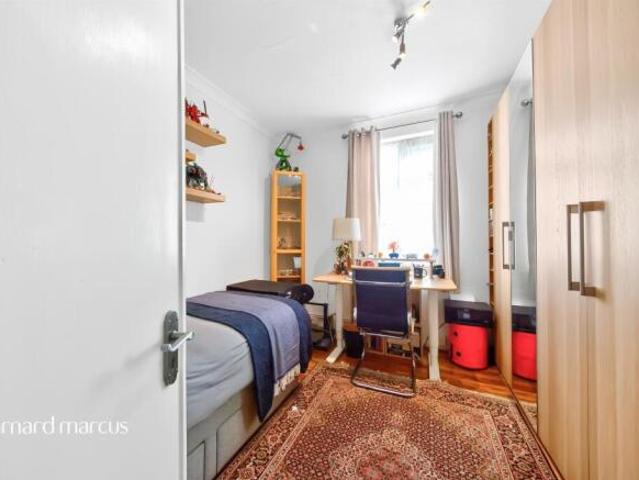 Flat for sale in London Borough of Barnet, Greater London