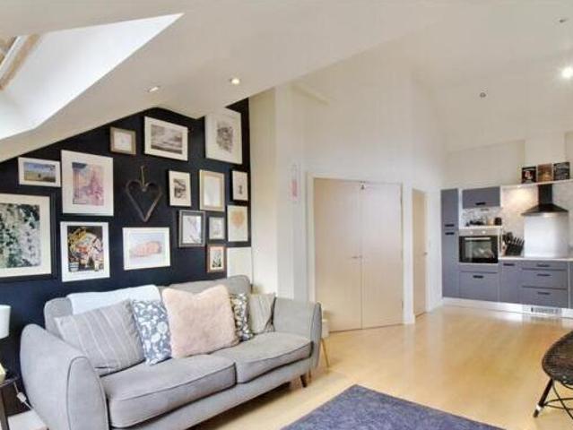 House for sale in Huddersfield, Kirklees