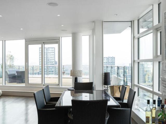 Flat for sale in Cat Hill