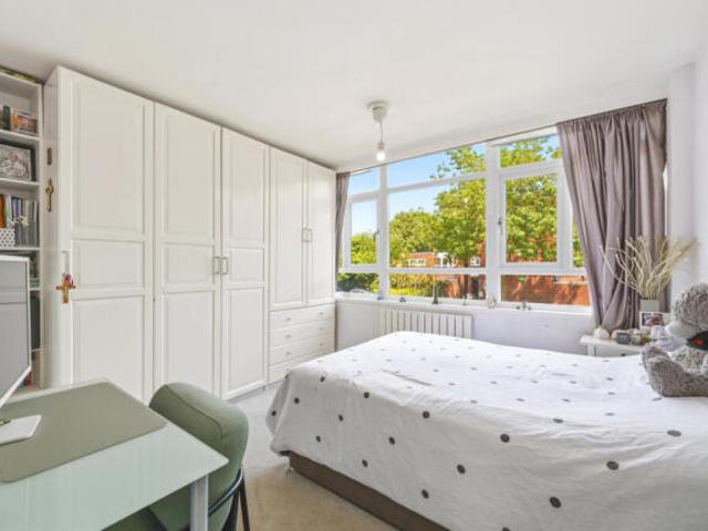 Flat for sale in Cat Hill