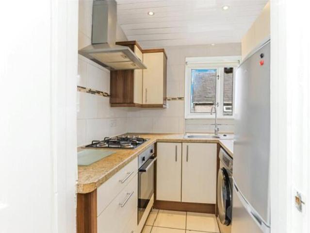 Flat for sale in King's Park, Scotland