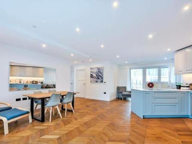 House for sale in Kingston Upon Thames, Greater London