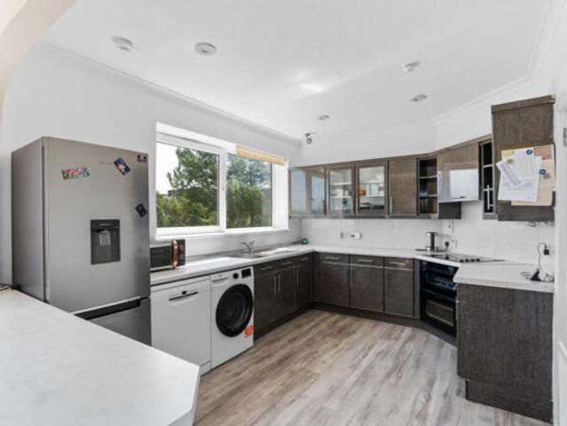 Flat for sale in Mearns, Scotland