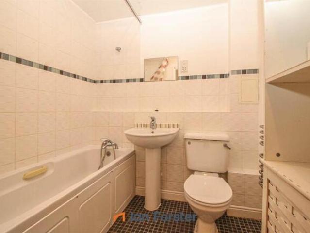 Flat for sale in Gosforth, Tyne And Wear