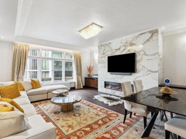 Flat for sale in Cat Hill, England