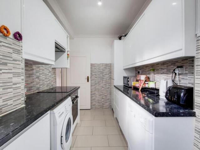 Flat for sale in Hammersmith, Greater London