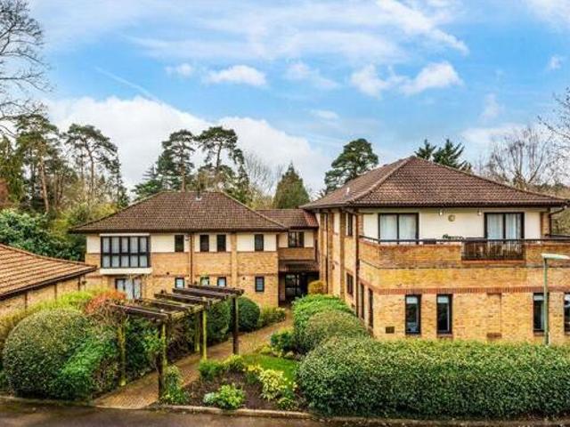 House for sale in Pachesham Park, Surrey