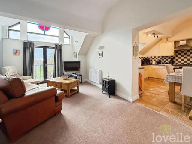 Flat for sale in Brayford, Lincolnshire