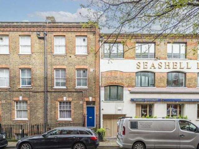 House for sale in Lyons, Greater London