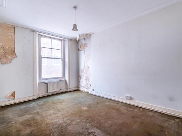 Flat for sale in Cat Hill