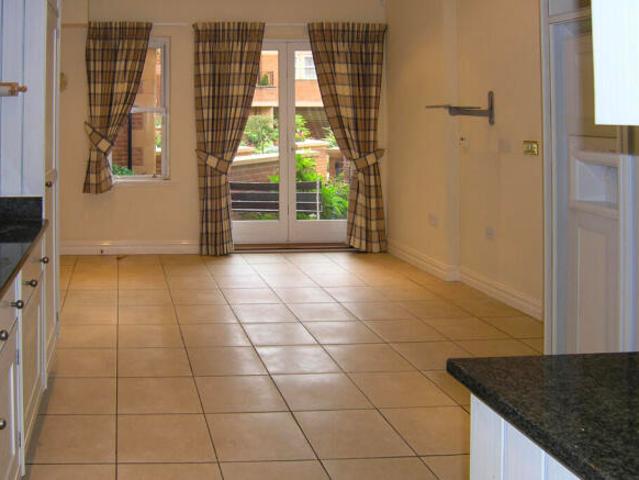 Flat for sale in Sandown Park, Kent
