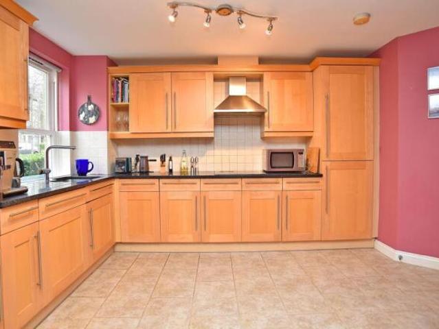 Flat for sale in Potters Corner, East Midlands