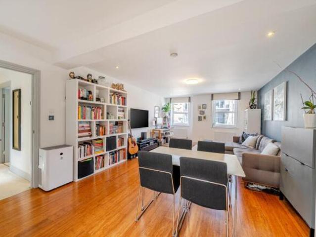 Flat for sale in Penge, Greater London