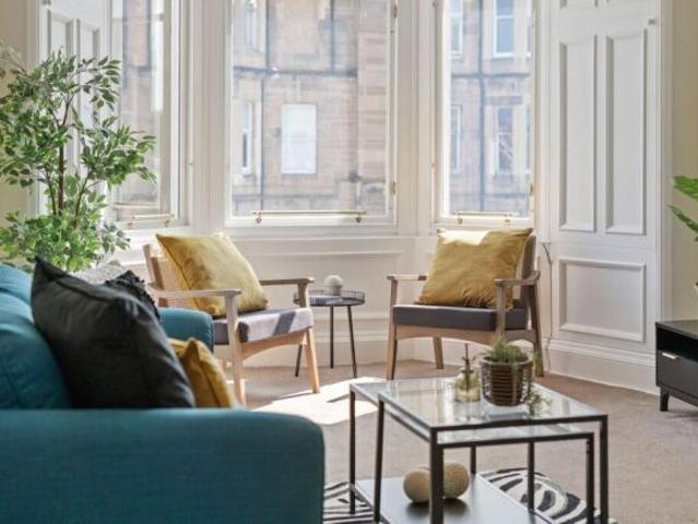 Flat for sale in Marchmont, Scotland