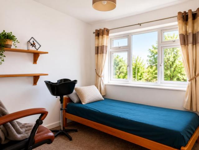 Flat for sale in Calderstones