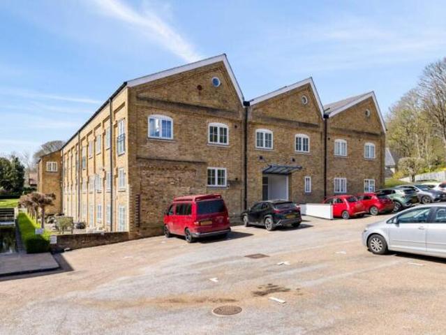 Flat for sale in River, Ash