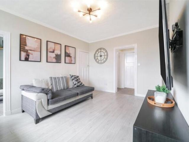 Flat for sale in King's Park, Scotland