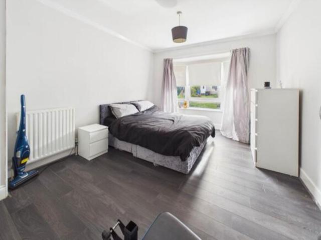 Flat for sale in King's Park, Glasgow