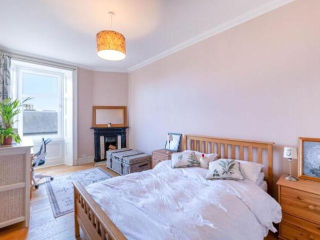 Flat for sale in Morningside, Scotland