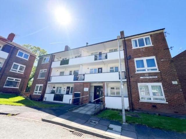 Flat for sale in Roby Mill, Lancashire