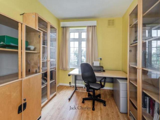 Flat for sale in Royal Wells Park, Tunbridge Wells