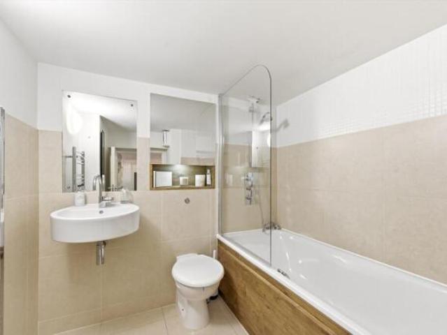 Flat for sale in Cat Hill