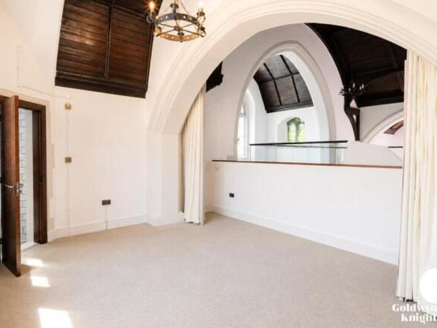Flat for sale in Cat Hill