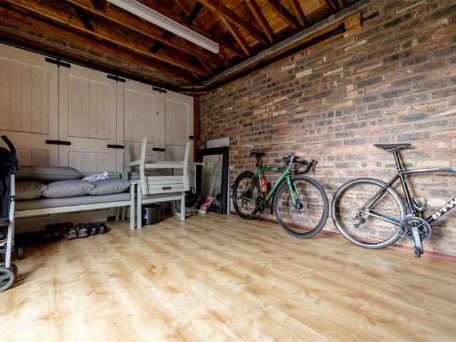 Flat for sale in Corstorphine, Scotland