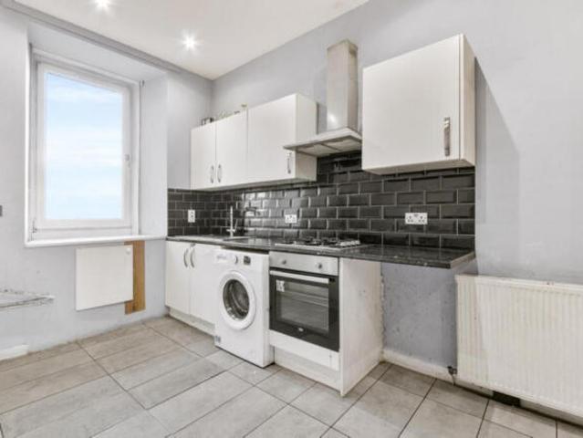 Flat for sale in Kinning Park, Scotland