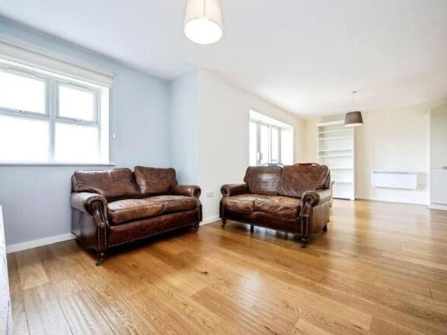 Flat for sale in Woodside Estate, Houghton Regis