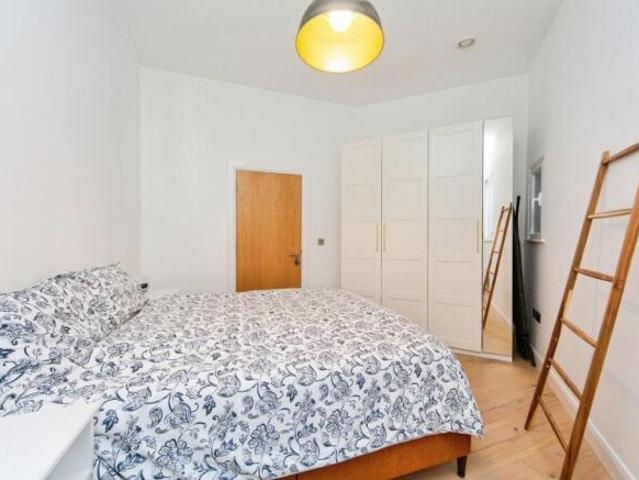 Flat for sale in Calderstones