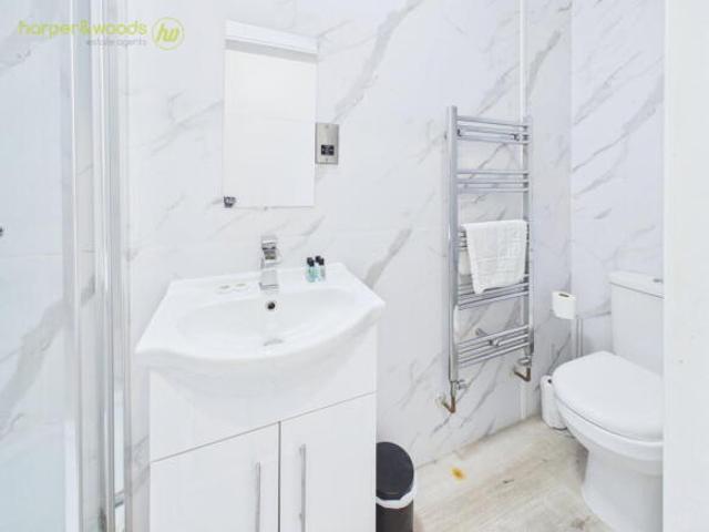 Flat for sale in Crosby, Sefton