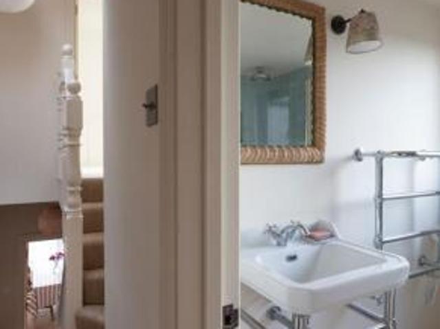 Flat for sale in Walthamstow, Greater London